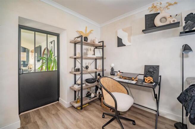 7 Huntly Road Dundee-17.JPG