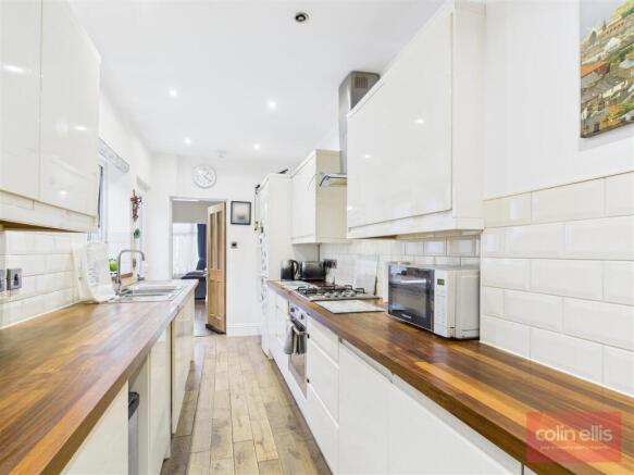 2 bed Terraced for sale Image 8