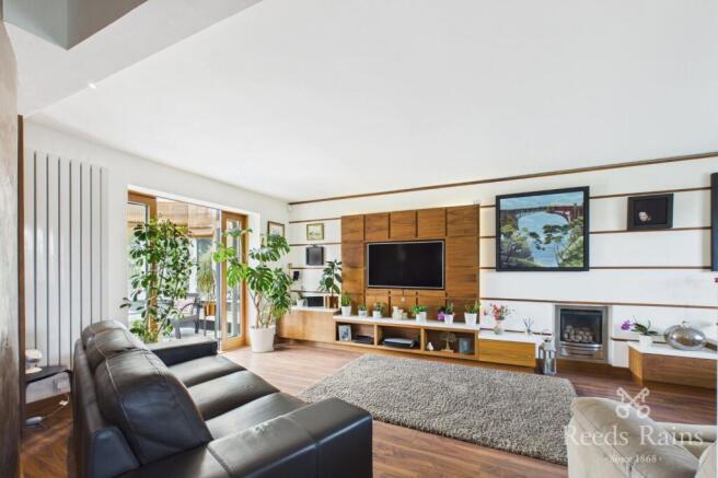 3 bed Detached for sale Image 3