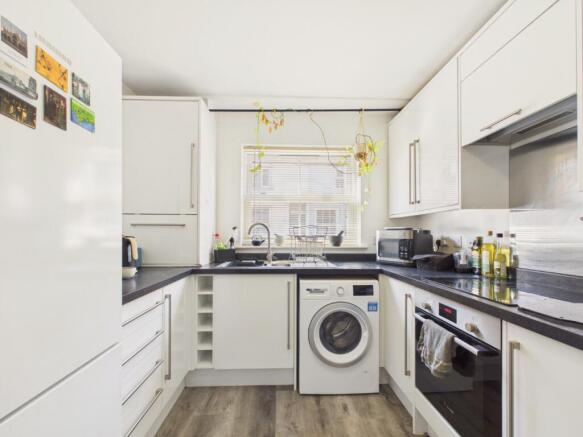 3 bed Terraced for sale Image 4