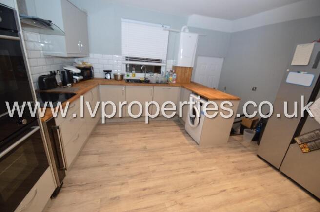 7 bed Terraced to rent Image 6
