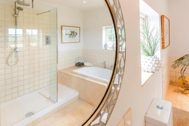 8304455-interior10.jpg