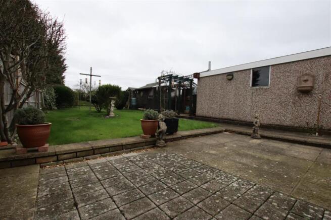 2 avon way garden.jpg