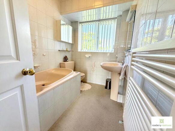 3 bed Bungalow for sale Image 12