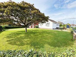 156, Fairway, Grimsby DN37 0PX