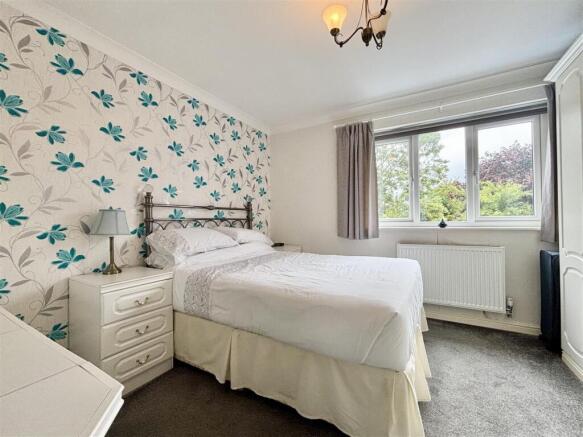 2 bed Town House for sale Image 12