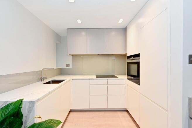 2-2-Red-Lion-Yard (4).JPG