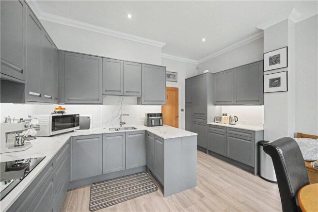 2 bed Apartment for sale Image 10
