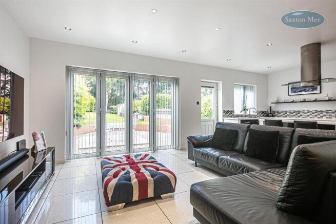 4 bed Detached for sale Image 6
