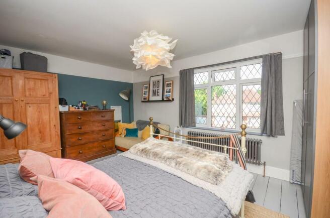 Bedroom 1 pic 2.jpg