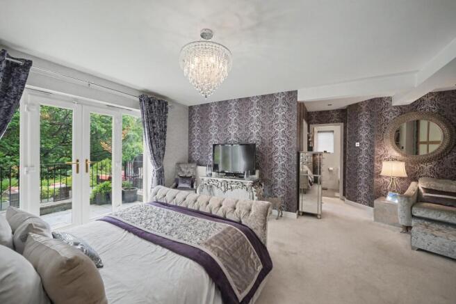 4 bed Detached for sale Image 12