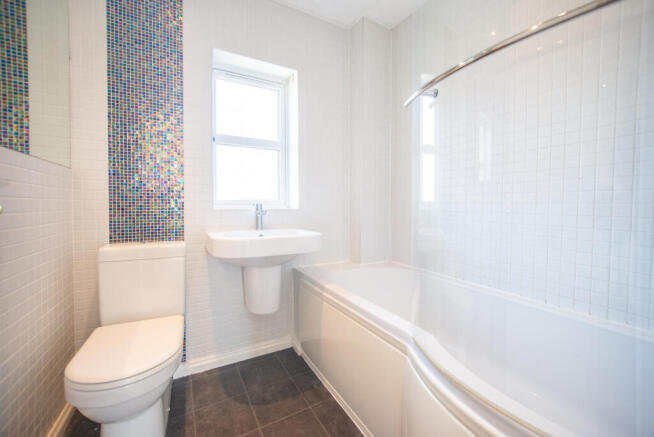 3 bed End of Terrace to rent Image 12