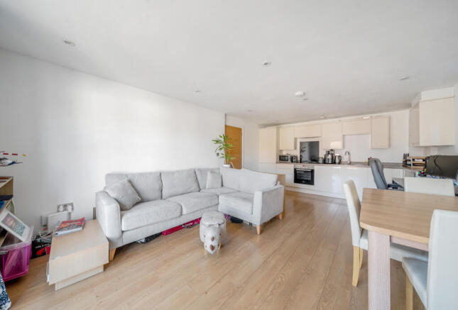 1364990-17-68e7ba...