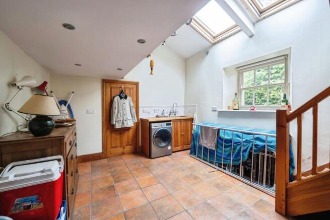4 bed Detached for sale Image 7