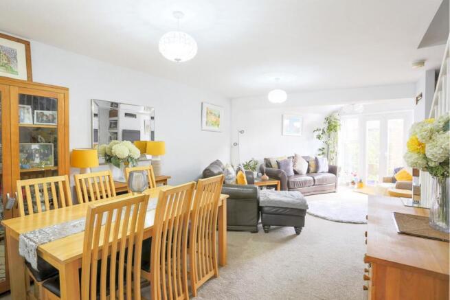 Lounge/Dining Room