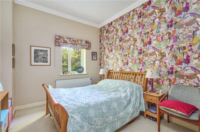 5 bed Detached for sale Image 10