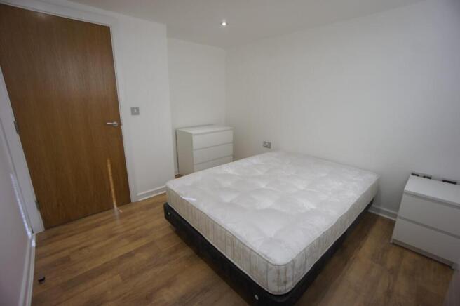 2 bed Flat to rent Image 6
