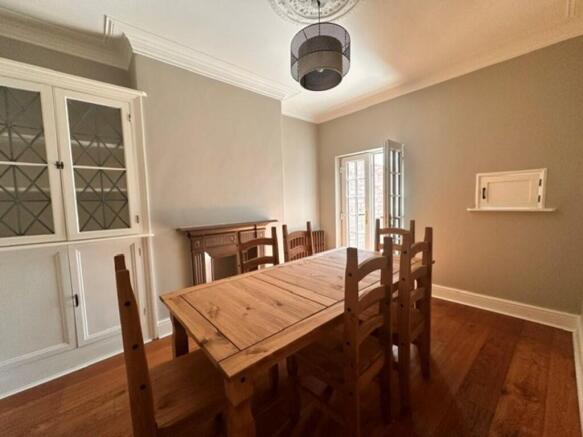 3 bed Terraced to rent Image 5