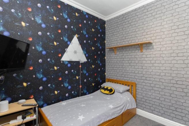 BEDROOM 2