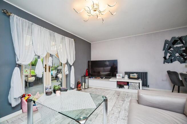3 bed Semi-Detached for sale Image 10