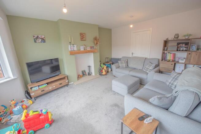 3 bed Semi-Detached for sale Image 4