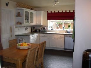 Dining kitchen.