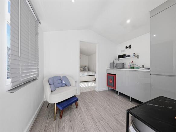9 Cedar close (18).jpg