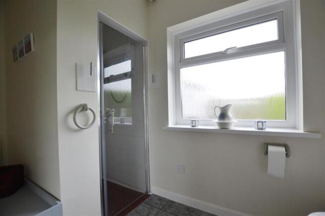 ensuite.jpg