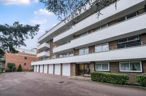 Flat 33, Barrydene, Oakleigh Road North, Whetstone, London N20 9HG