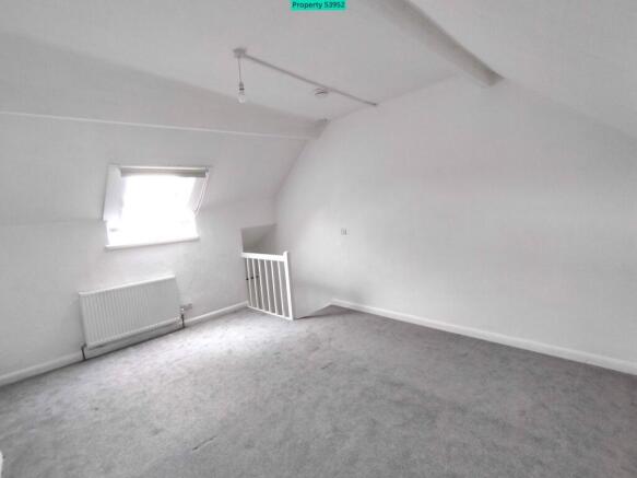 3 bed Terraced to rent Image 9
