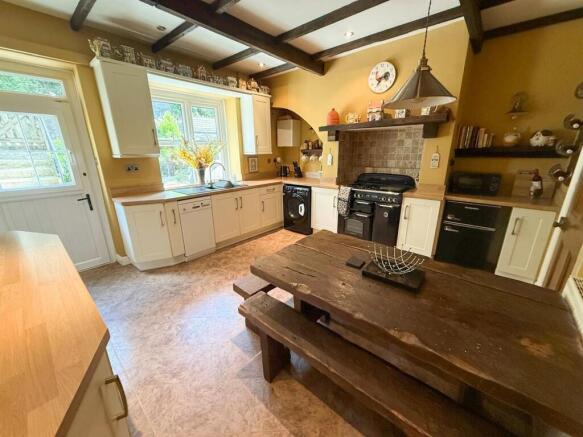 2 bed Terraced for sale Image 5