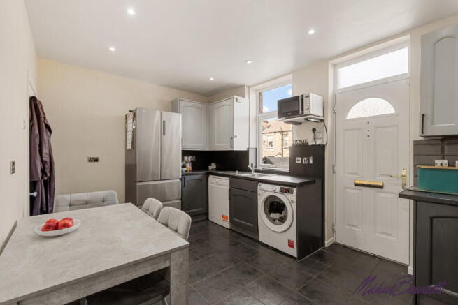 4 bed Terraced for sale Image 6