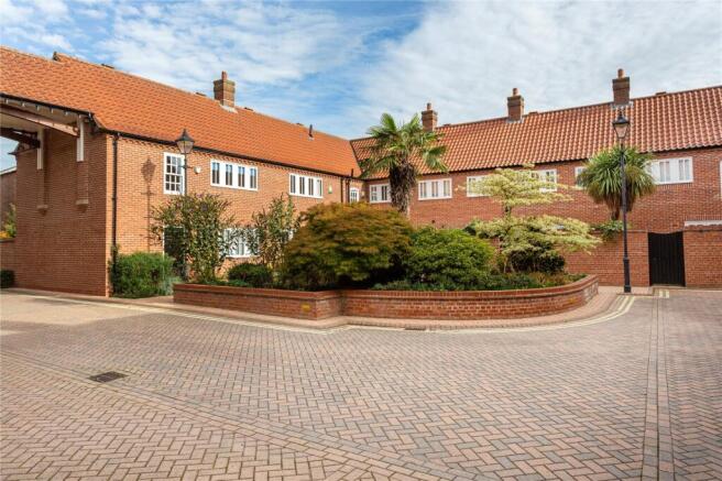 2 bed Flat for sale Image 11