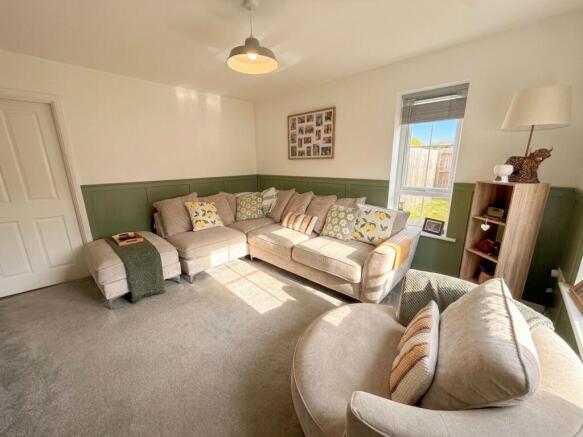 3 bed Semi-Detached for sale Image 3