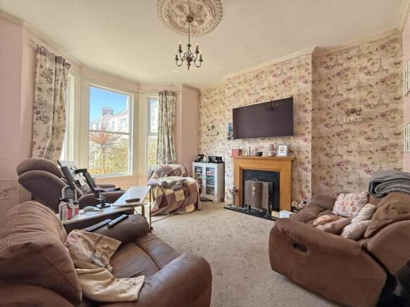 Faringdon Road 48 - Living Room.jpg
