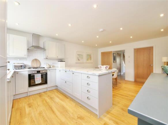 Splendid three bedroom house, Street, BA16 0NH photo 4