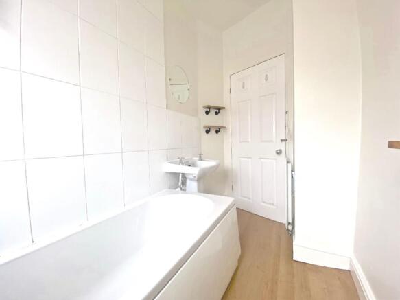 3 bed Terraced to rent Image 9