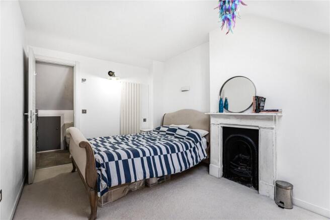 Gresham Road, Staines upon Thames, TW18 photo 4