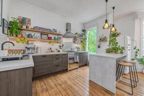 Flat A, 8, Raleigh Gardens, London SW2 1AD