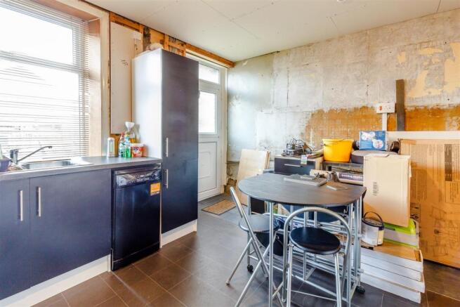 8408980-interior03.jpg