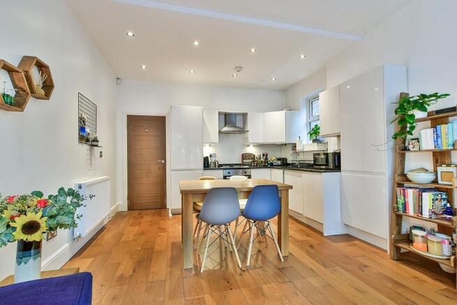 Lounge/Kitchen