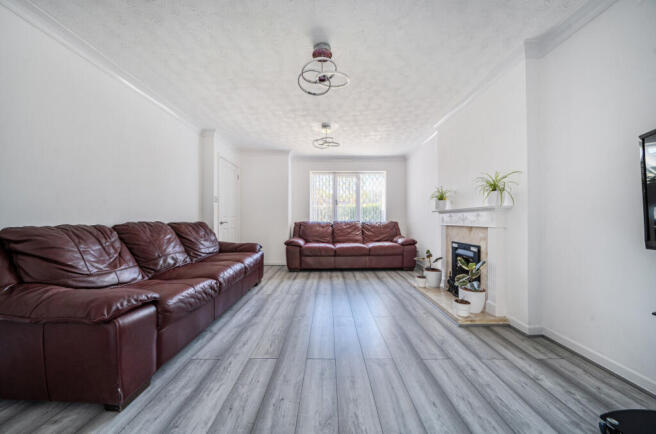 1438843-7-69d4dda...