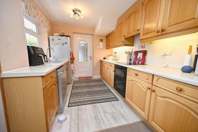3 bed Semi-Detached for sale Image 4