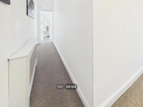 2 bed Terraced to rent Image 9