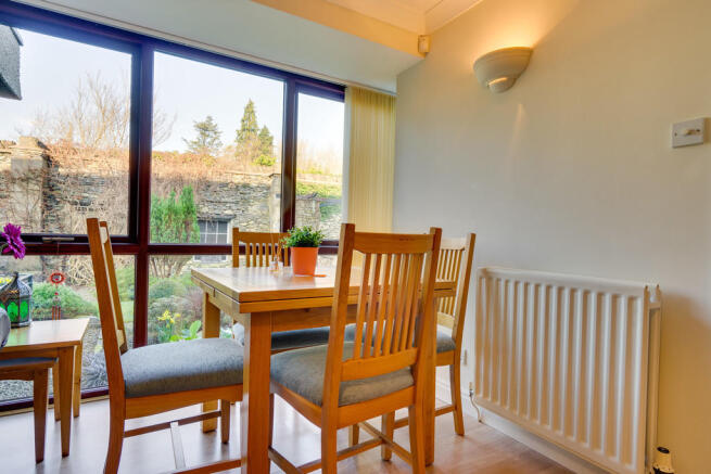 Living Room/Dinin...