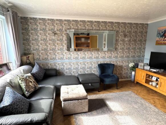 Lounge Right