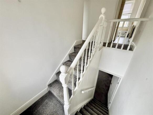 2 bed Terraced for sale Image 8