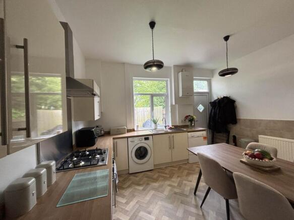 2 bed Terraced for sale Image 8