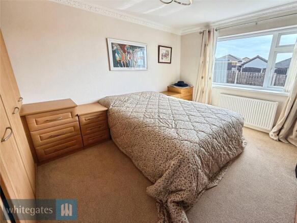 4 bed Bungalow for sale Image 9