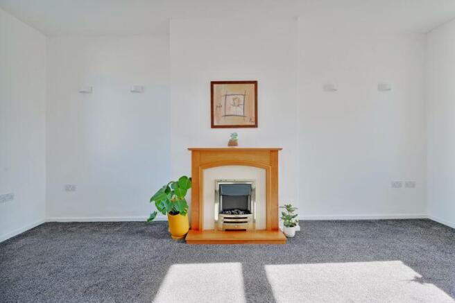 3 bed Terraced to rent Image 4